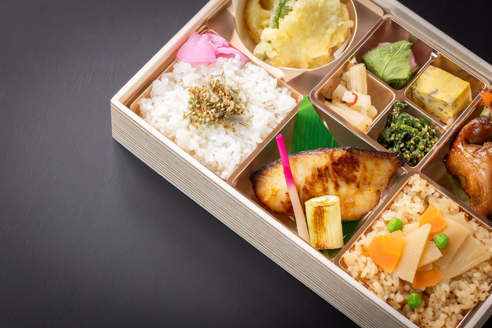彩り豊かな日本のお弁当